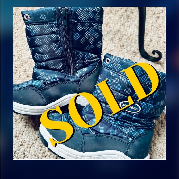 Snow boots - Picture 1 of 2